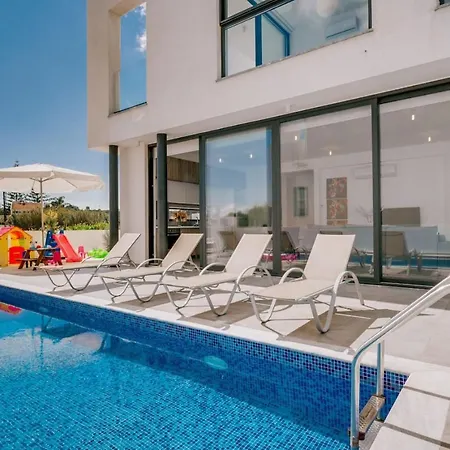 Villa Sunnyvillas: 2br New Villa☆private Pool In Pernera - Nicholas