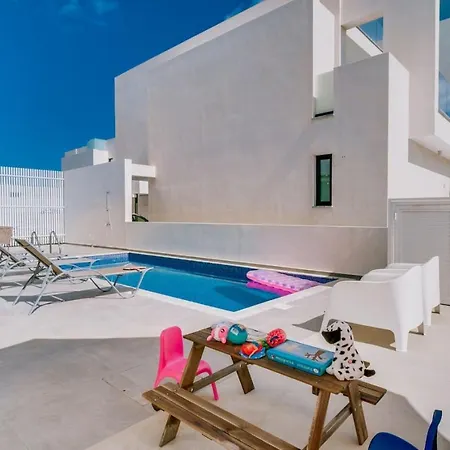 Villa Sunnyvillas: 2br New Villa☆private Pool In Pernera - Nicholas *