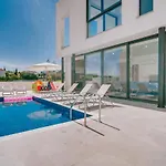 Sunnyvillas: 2br New Villa☆private Pool In Pernera - Nicholas *